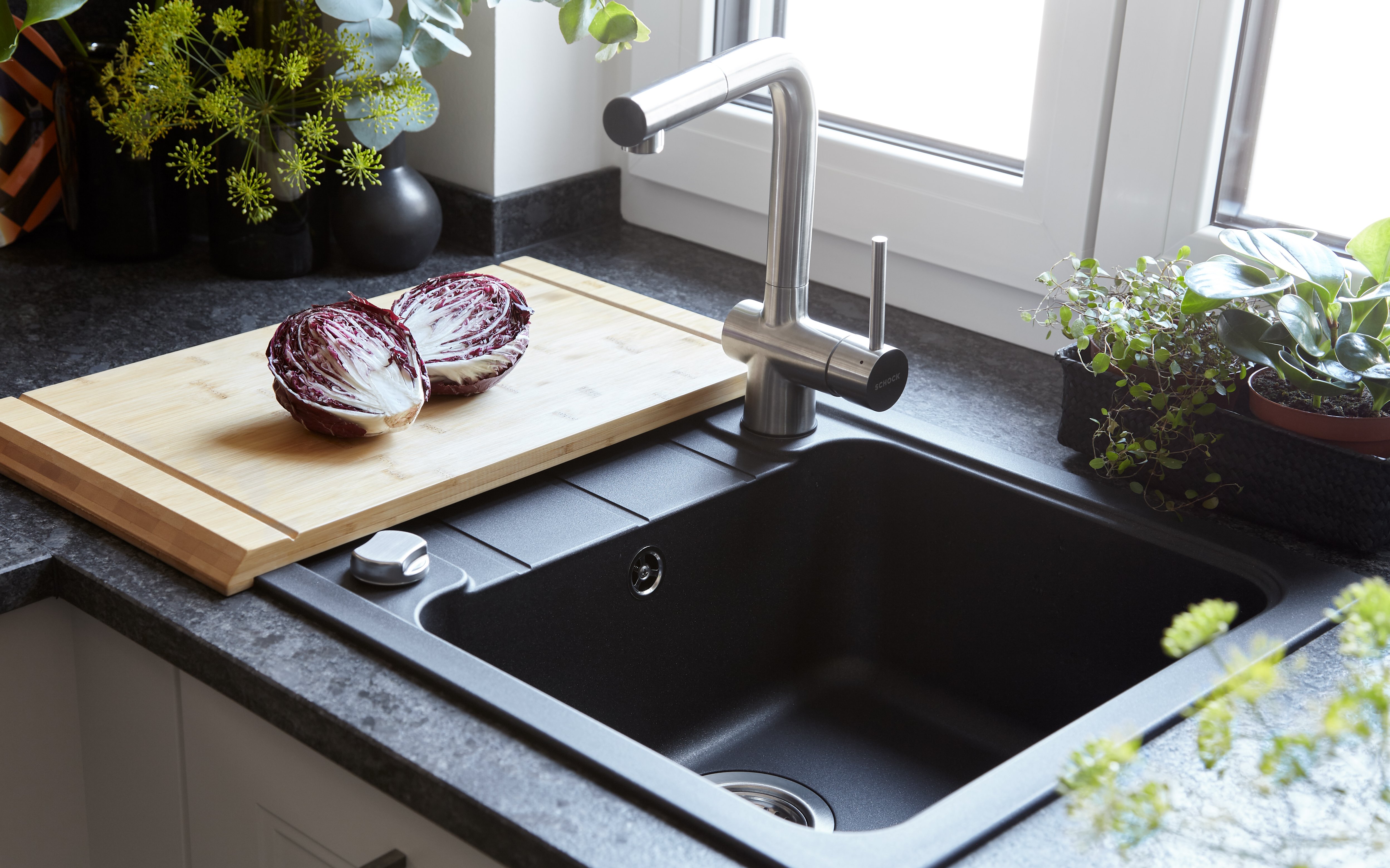 SCHOCK CRISTALITE® Küchenspüle und Armatur